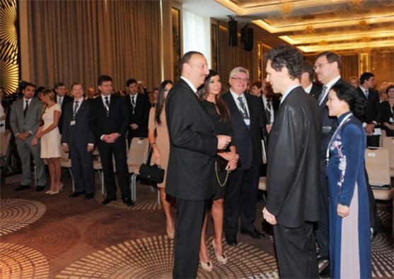 MDBMİ-nin məzunları Bakıda bir araya gəldi - Foto 13